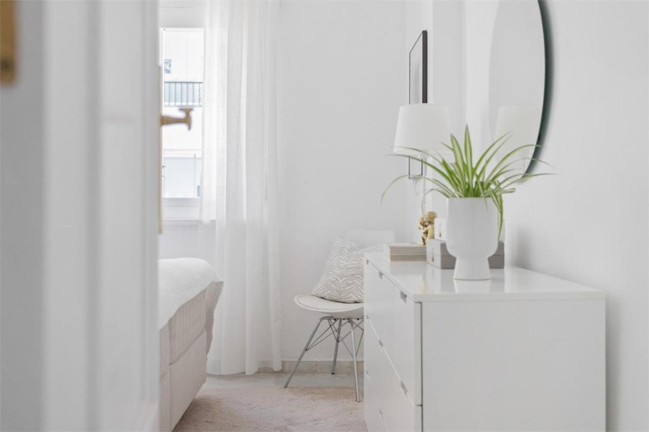 Leilighet Scandinavian Style With Amazing Sea Views And South West Facing Sunny Terrace In Miraflores Walking Distance To The Beach!