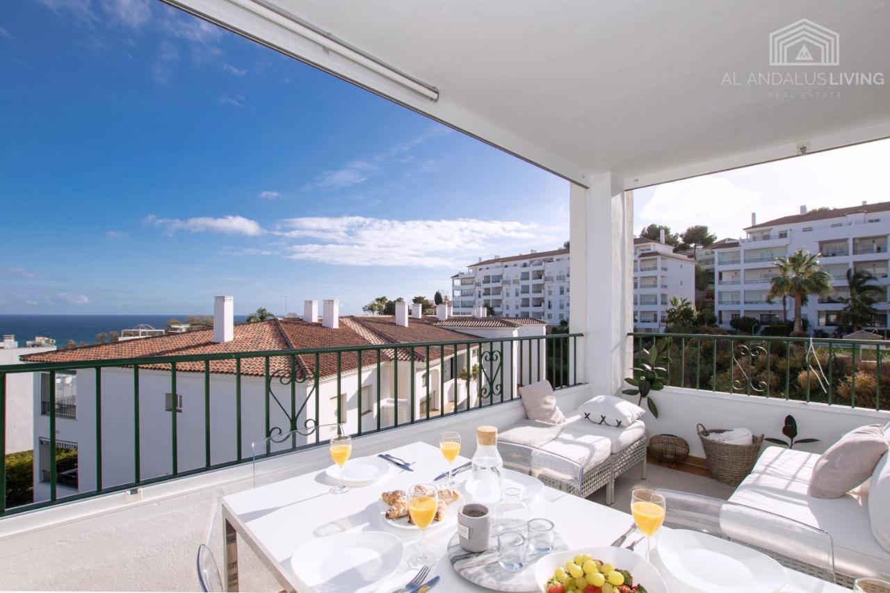 Scandinavian Style With Amazing Sea Views And South West Facing Sunny Terrace In Miraflores Walking Distance To The Beach! Málaga