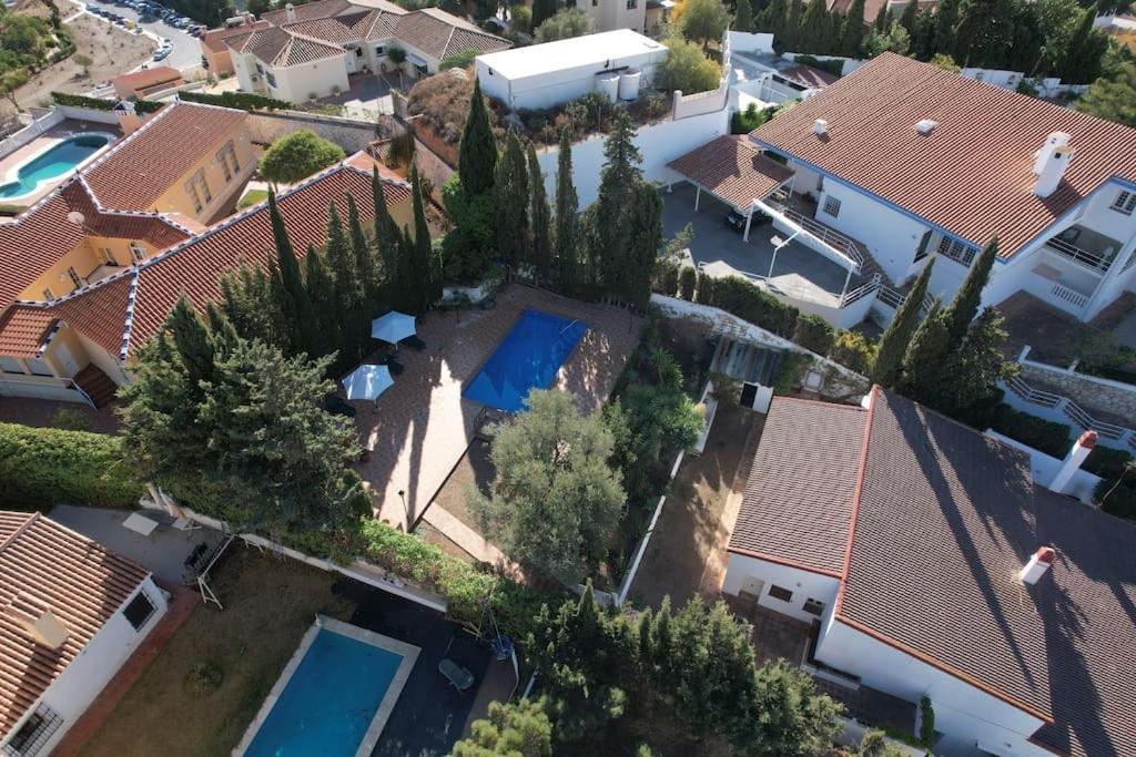 Acogedora Y Amplia Con Piscina