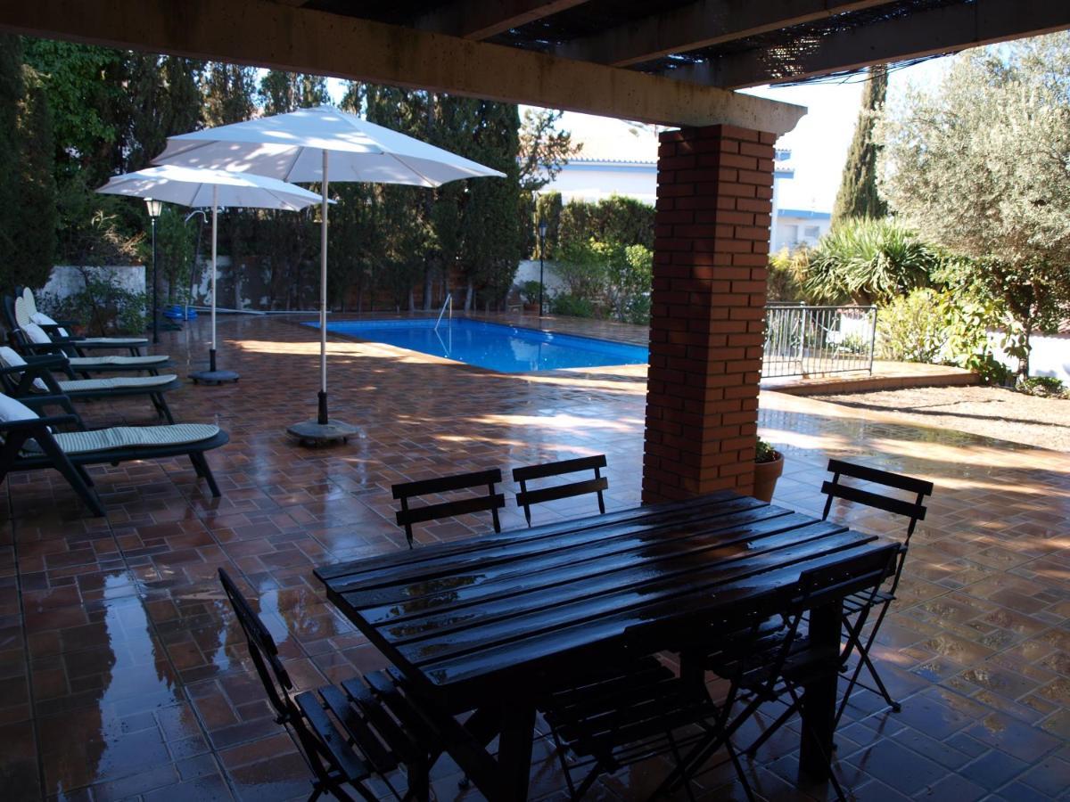 Acogedora Y Amplia Con Piscina