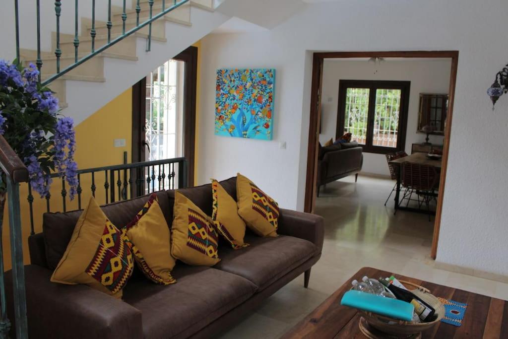 Beautiful 9 Bedroom With And Pool. Málaga