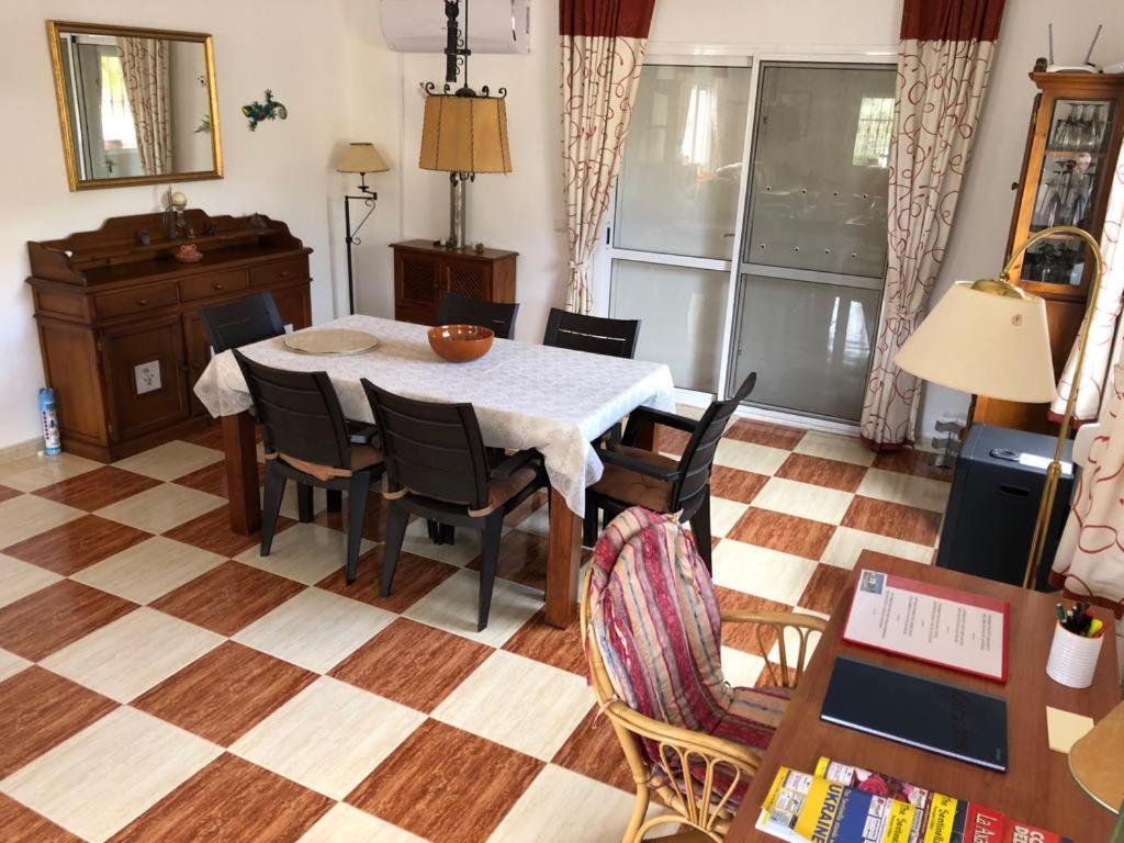 Casa De Rosas Malaga