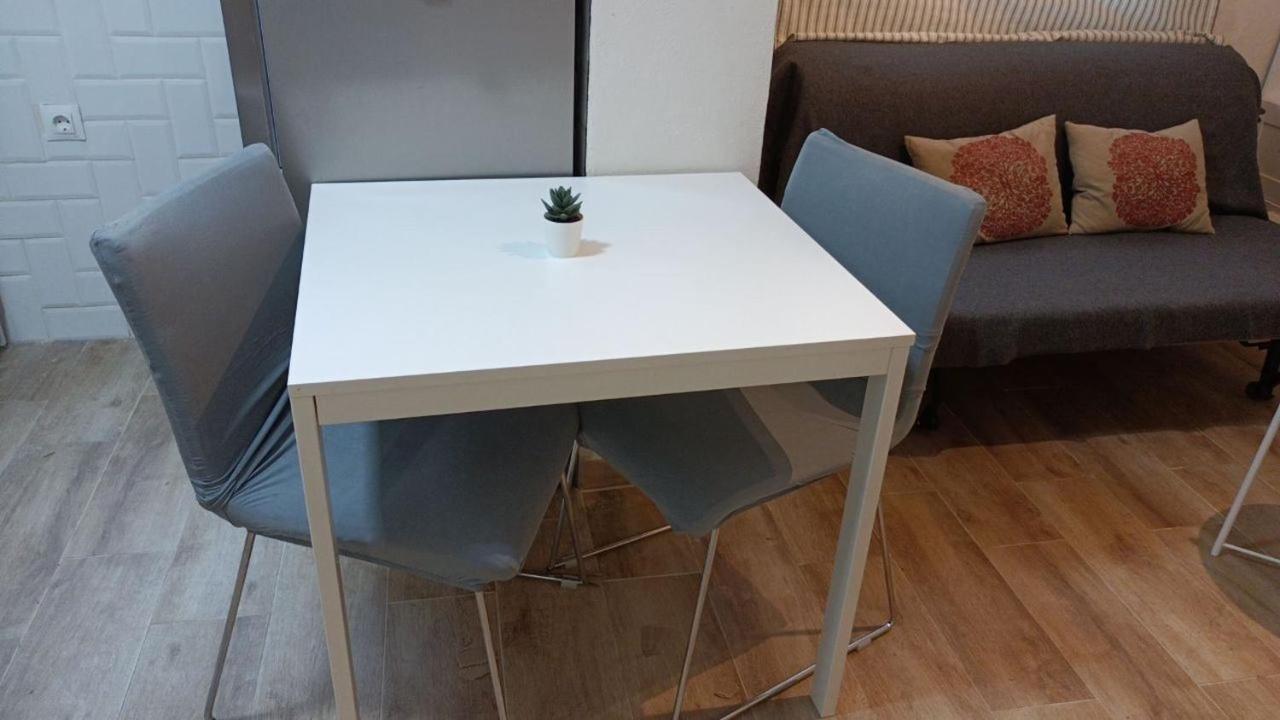 Holidays2malaga Velarde Cerca Hospital Civil Y Centro Apartment *