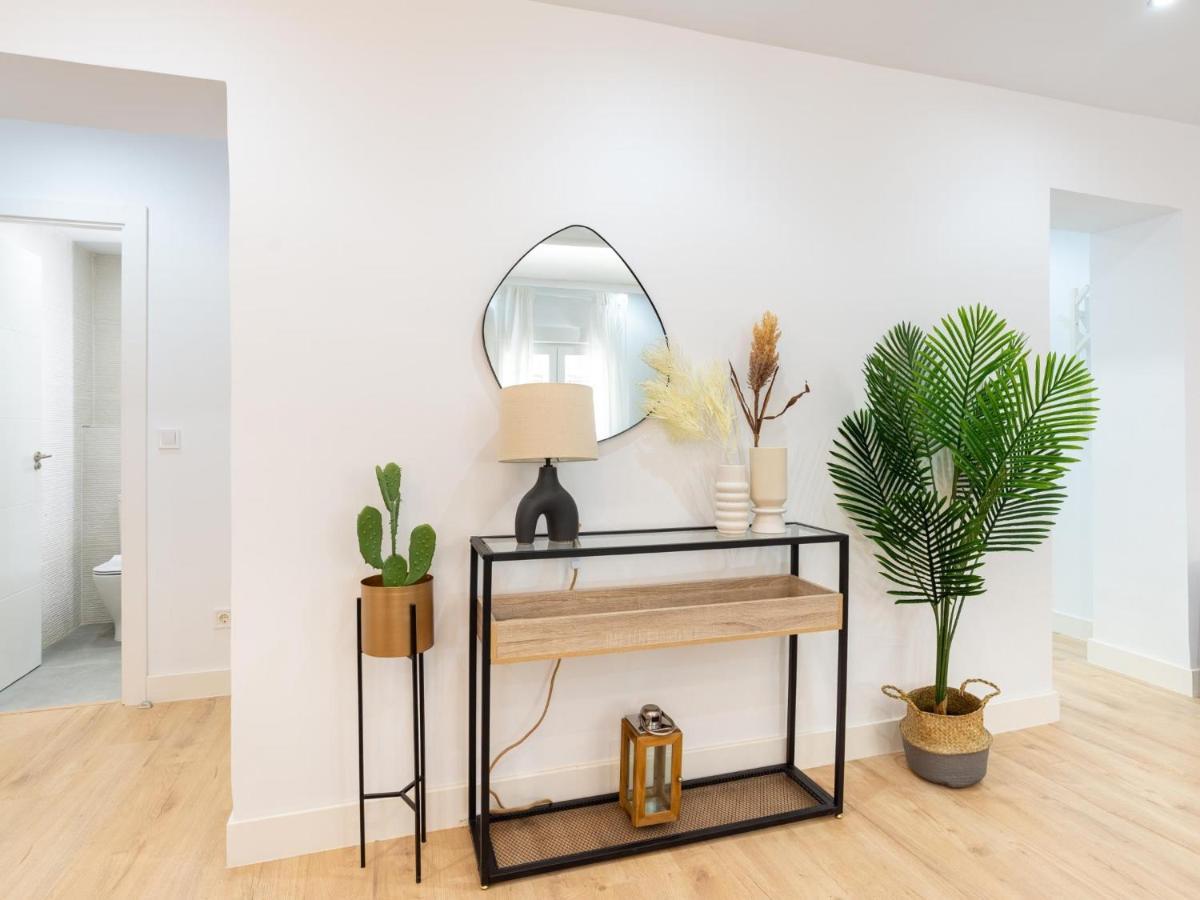 Lägenhet Gorgeous Renovated 2br Ac Málaga