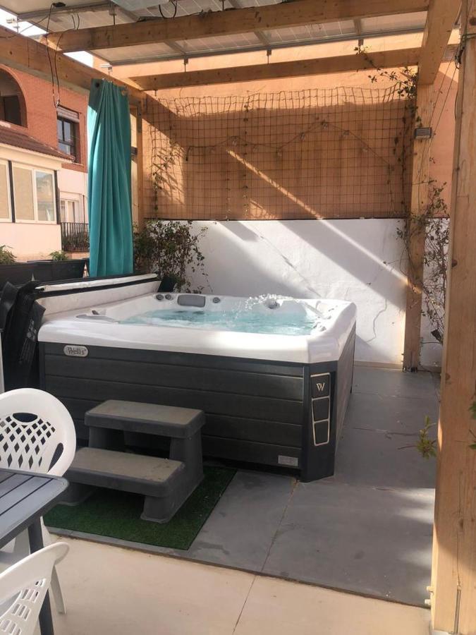 Villa Beautiful Five Bedroom Three Bathroom Entire