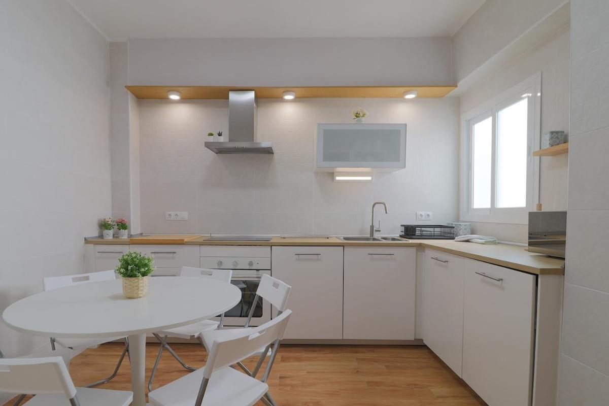 Apartment C102 - Huge And Stylish 5 Bedroom By The Center Málaga
