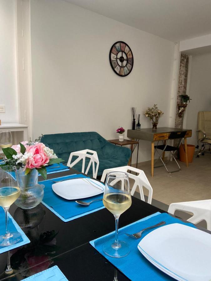 Beautiful Five Bedroom Three Bathroom Entire Málaga