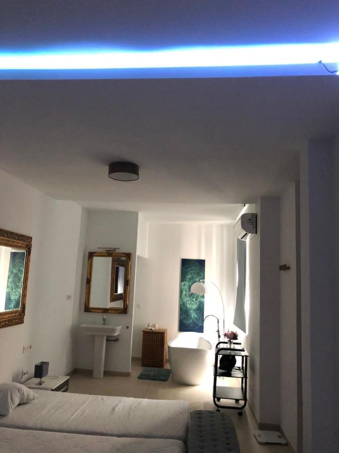 Beautiful Five Bedroom Three Bathroom Entire *