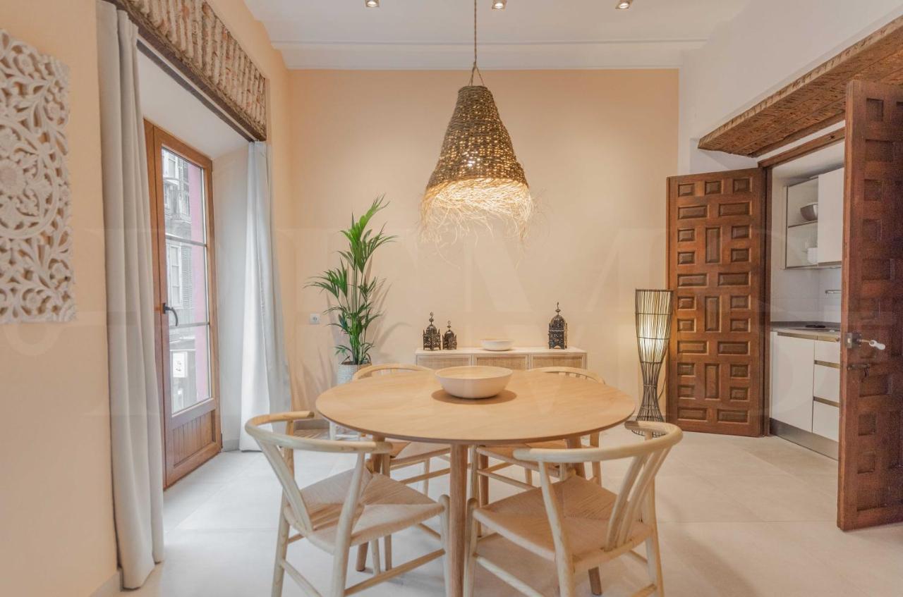 With Balcony In The Heart Of By Rems Málaga
