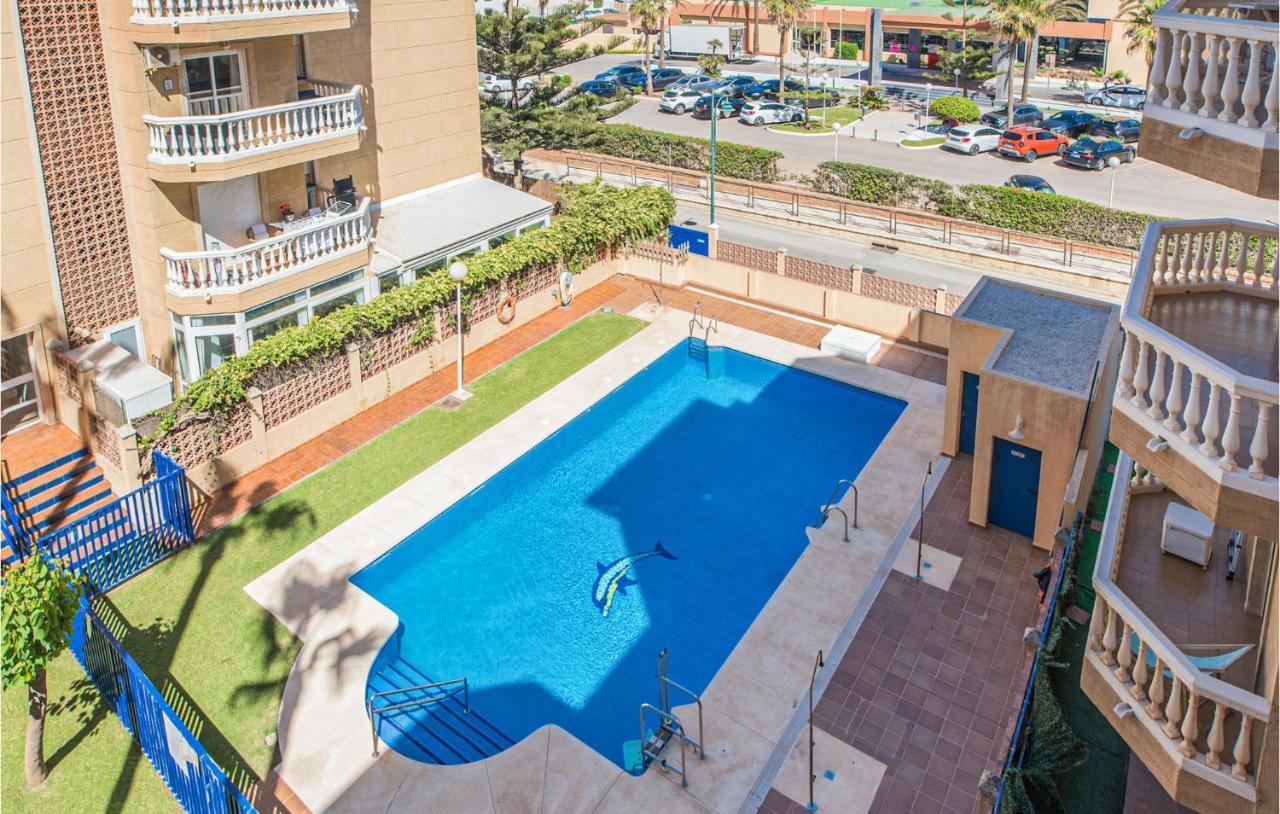 Apartment Stunning In With Outdoor Swimming Pool, 3 Bedrooms And Wifi *