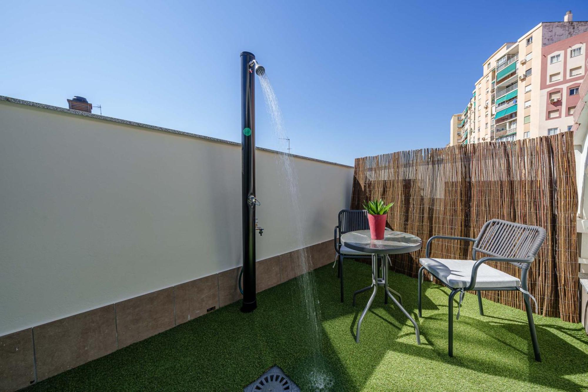 Old Town Pool & Parking Appartement