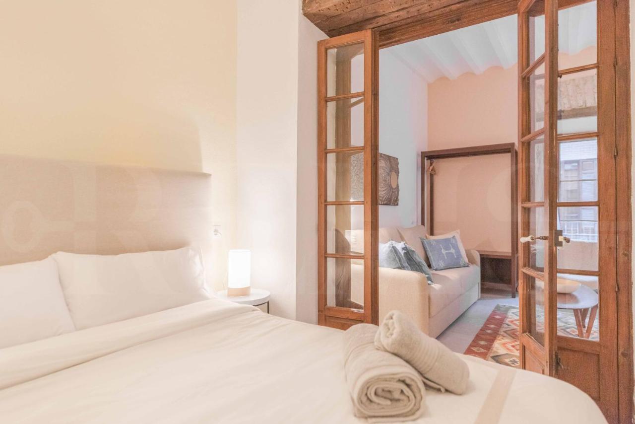 With Balcony In The Heart Of By Rems Apartamento *