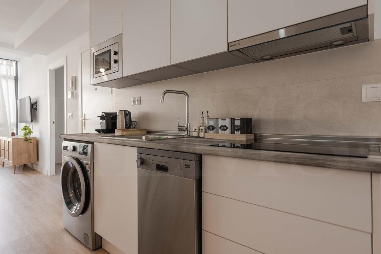 Peaceful & Bright With Patio - Center Apartamento *