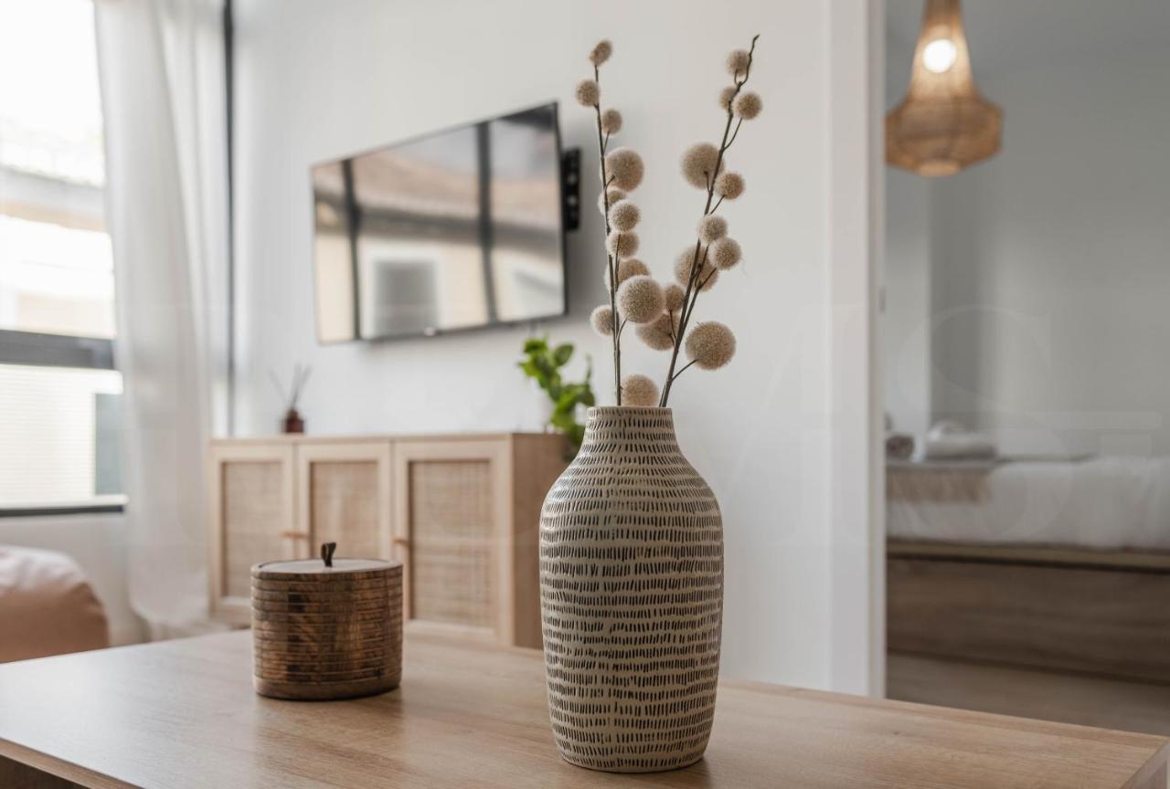 Apartamento Peaceful & Bright With Patio - Center