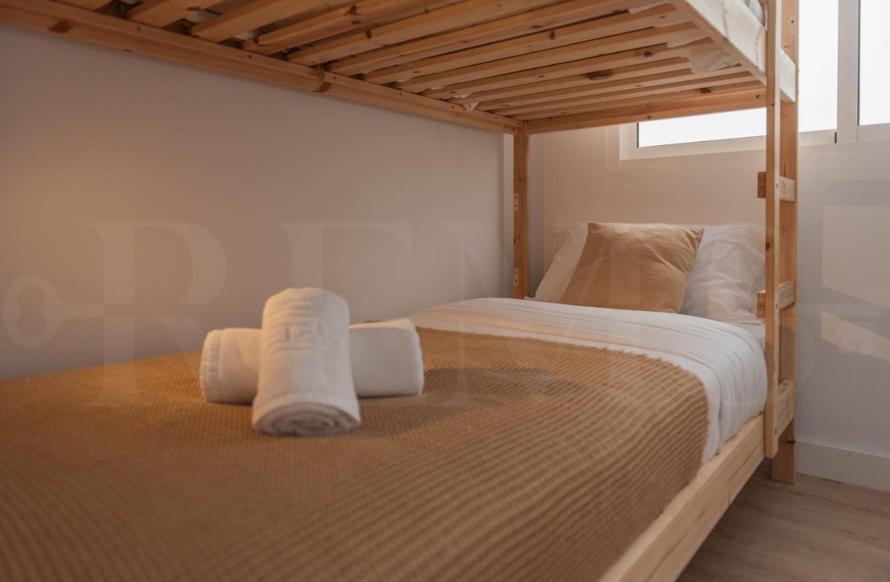 Peaceful & Bright With Patio - Center Apartamento