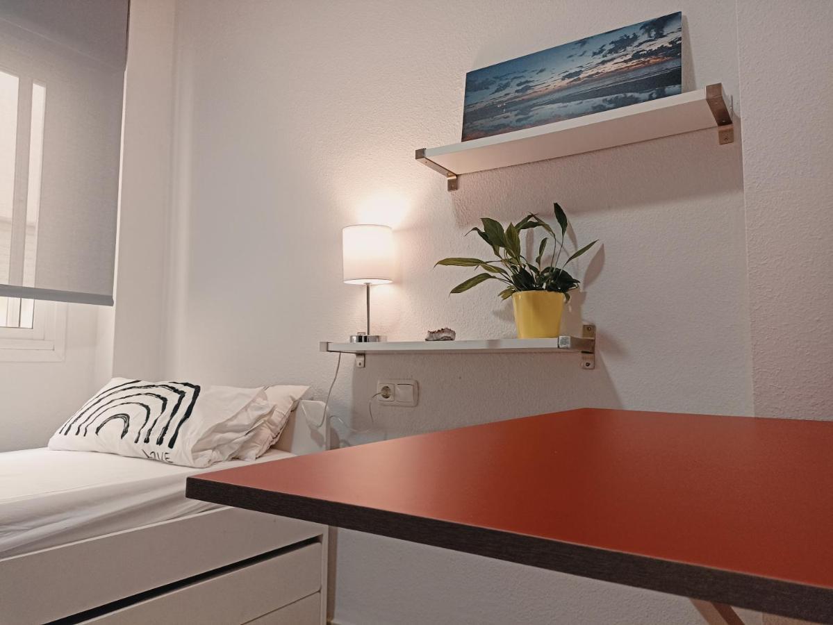 Quarto em Acomodações Particulares Confortable Habitación Céntrica En Piso Privado