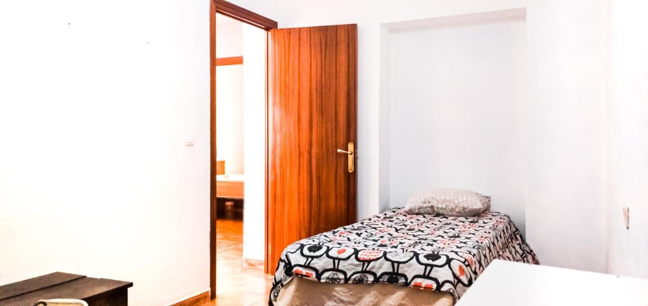 Homestay In Center: Window To The *