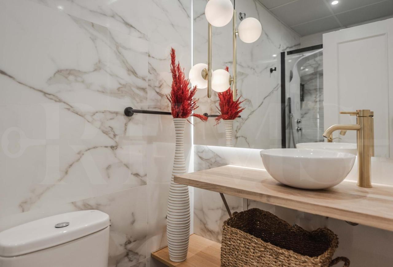 Designed Minimalist - Center By Rems Malaga