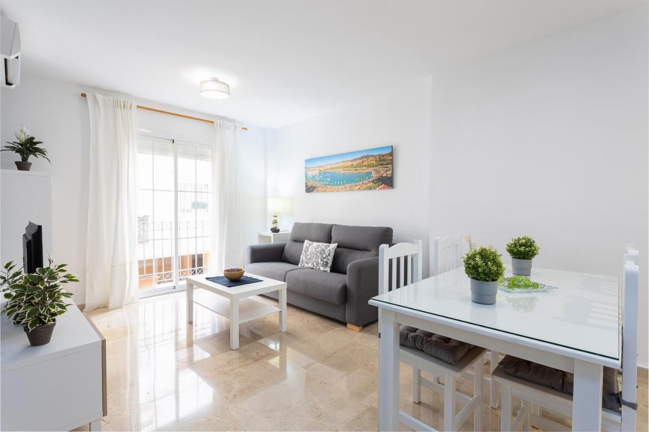 Holidays2malaga Capuchinos French Balconies, Private Parking, Wifi & Air Con