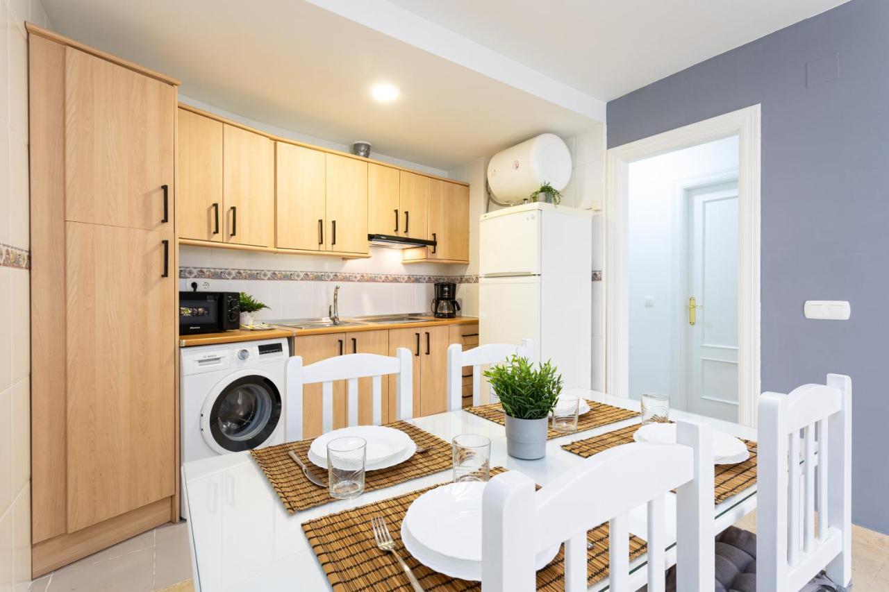 Holidays2malaga Capuchinos French Balconies, Private Parking, Wifi & Air Con * Málaga