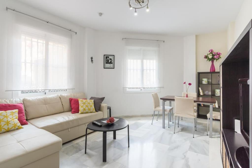 Apartamento Bright, Quiet And Ground Floor In The Center