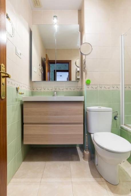 Apartamento Bright, Quiet And Ground Floor In The Center Málaga