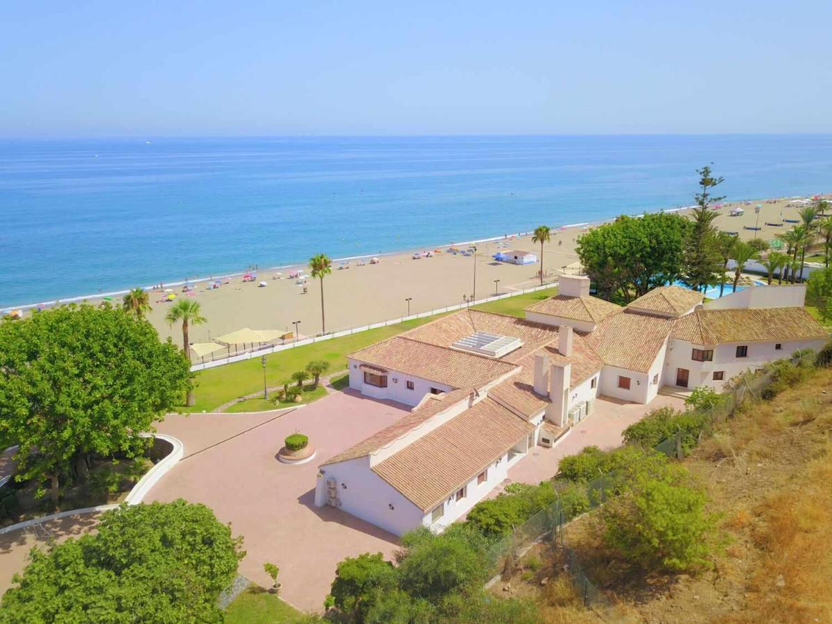 Castle House Luxury Beachfront Villa *