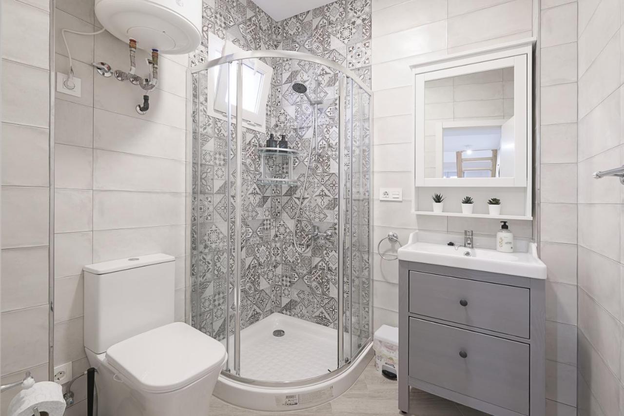 Malasana 51, New Art Apartment, Breakfast Included, Historic Center, Quite Neighborhood, Ml Lägenhet Málaga