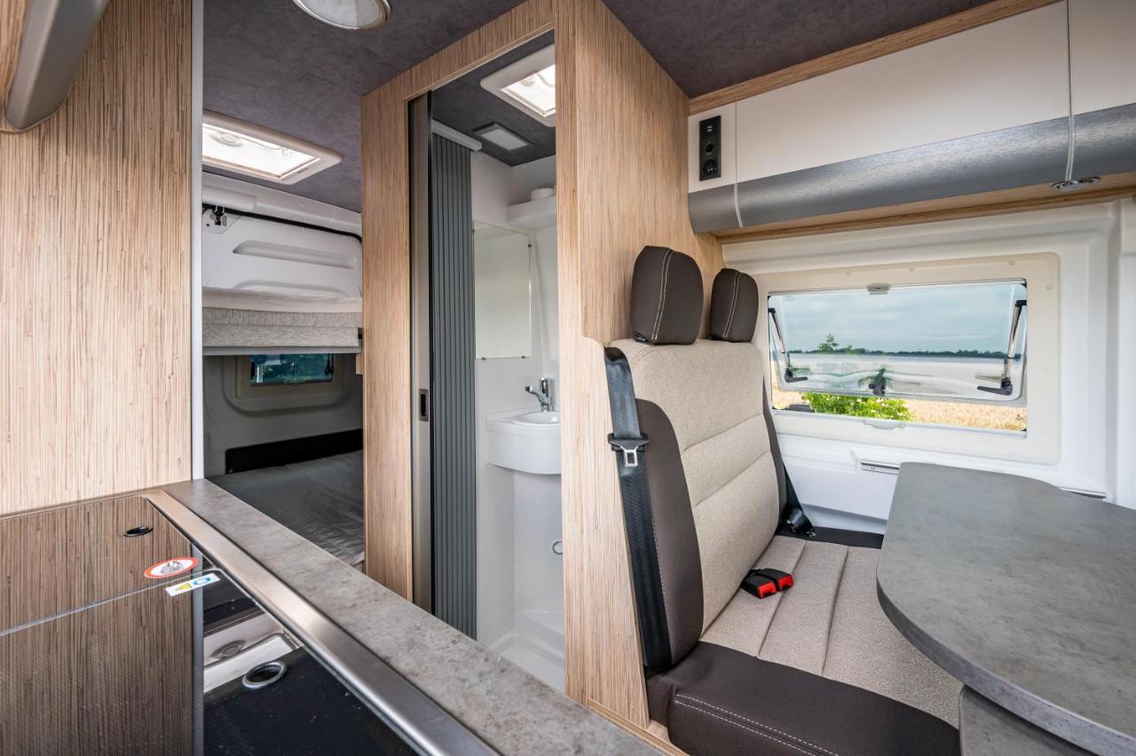 Campiri Base - Motorhome & Rvs Company Hotel en barco