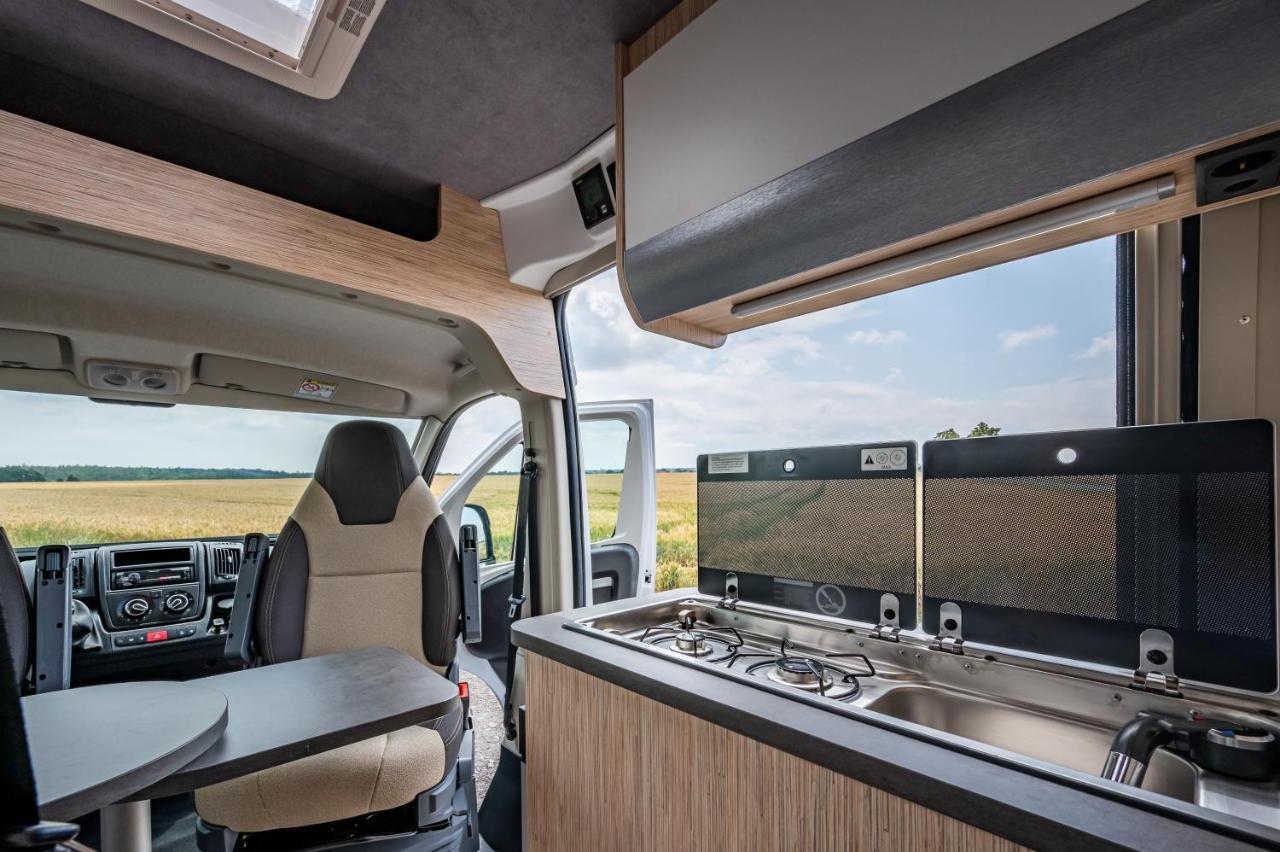 Campiri Base - Motorhome & Rvs Company Hotel en barco