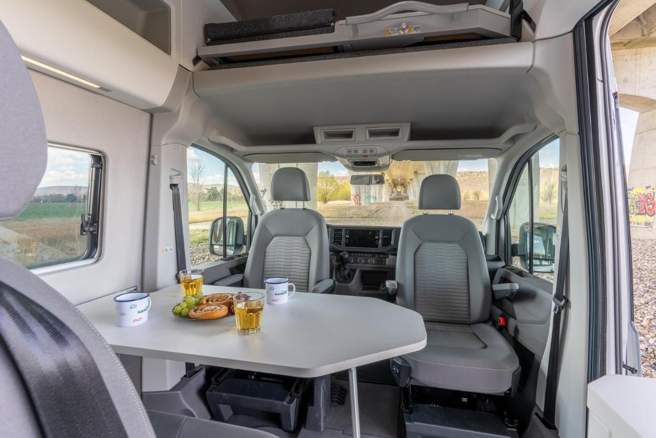 Hotel en barco Campiri Base - Motorhome & Rvs Company *