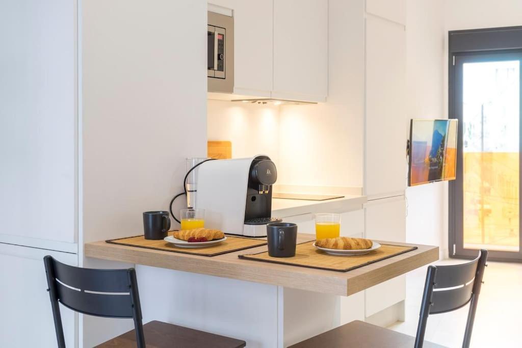 Charming Studio In Center By Sharingco. Lejlighed *