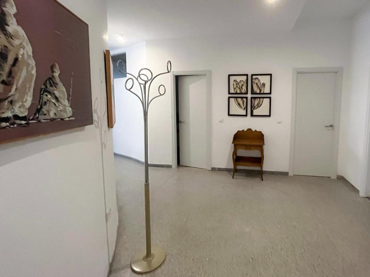 Apartamento Amplio Apartamento En Av. Carlos Haya Málaga