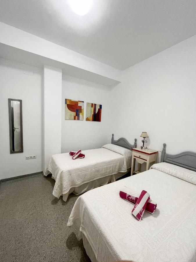 Amplio Apartamento En Av. Carlos Haya *