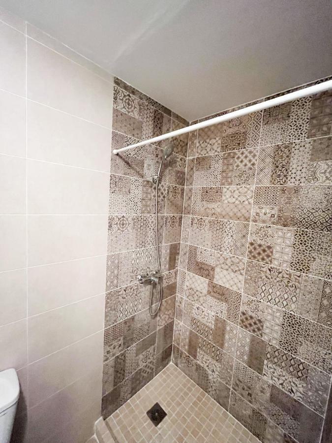 Amplio Apartamento En Av. Carlos Haya Málaga