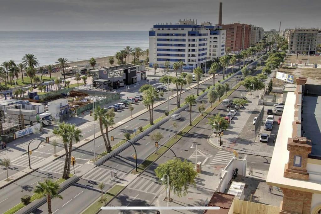 Pacifico 1º Linea De Playa Con Piscina Y Parking * Málaga