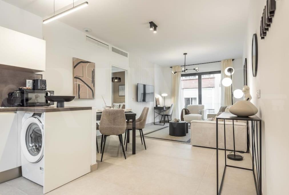 Modern With Patio & Parking By Rems Málaga