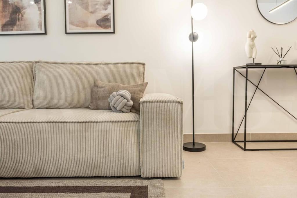 Leilighet Modern With Patio & Parking By Rems *