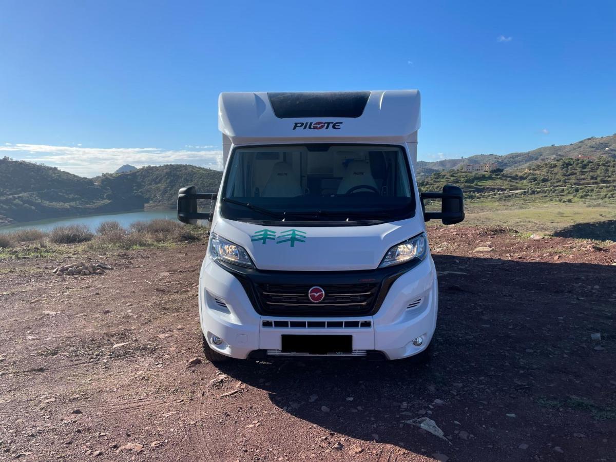 Hotel en barco Campiri Base - Motorhome & Rvs Company