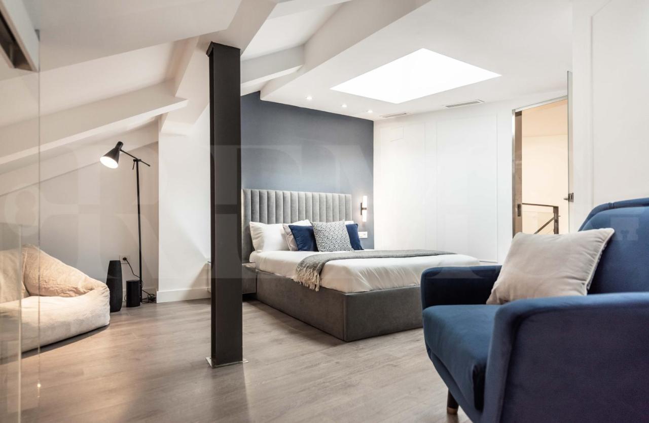 Contemporary Luxe Duplex In The Heart Of By Rems Apartamento