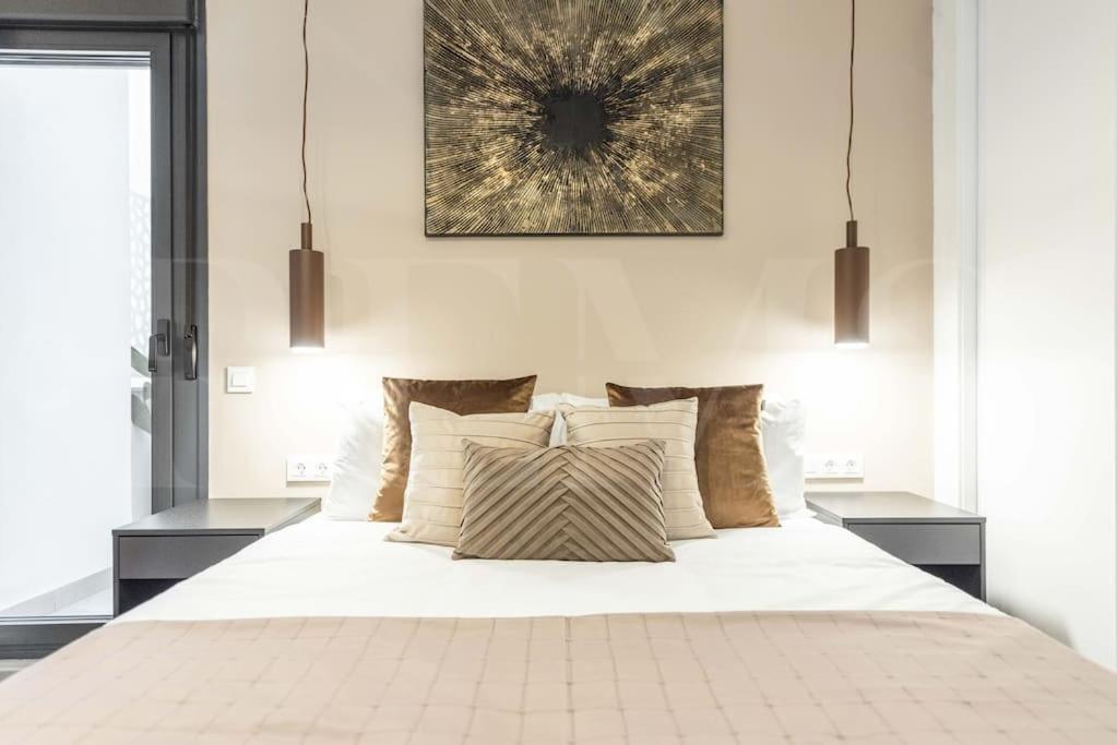 Modern With Patio & Parking By Rems Leilighet *
