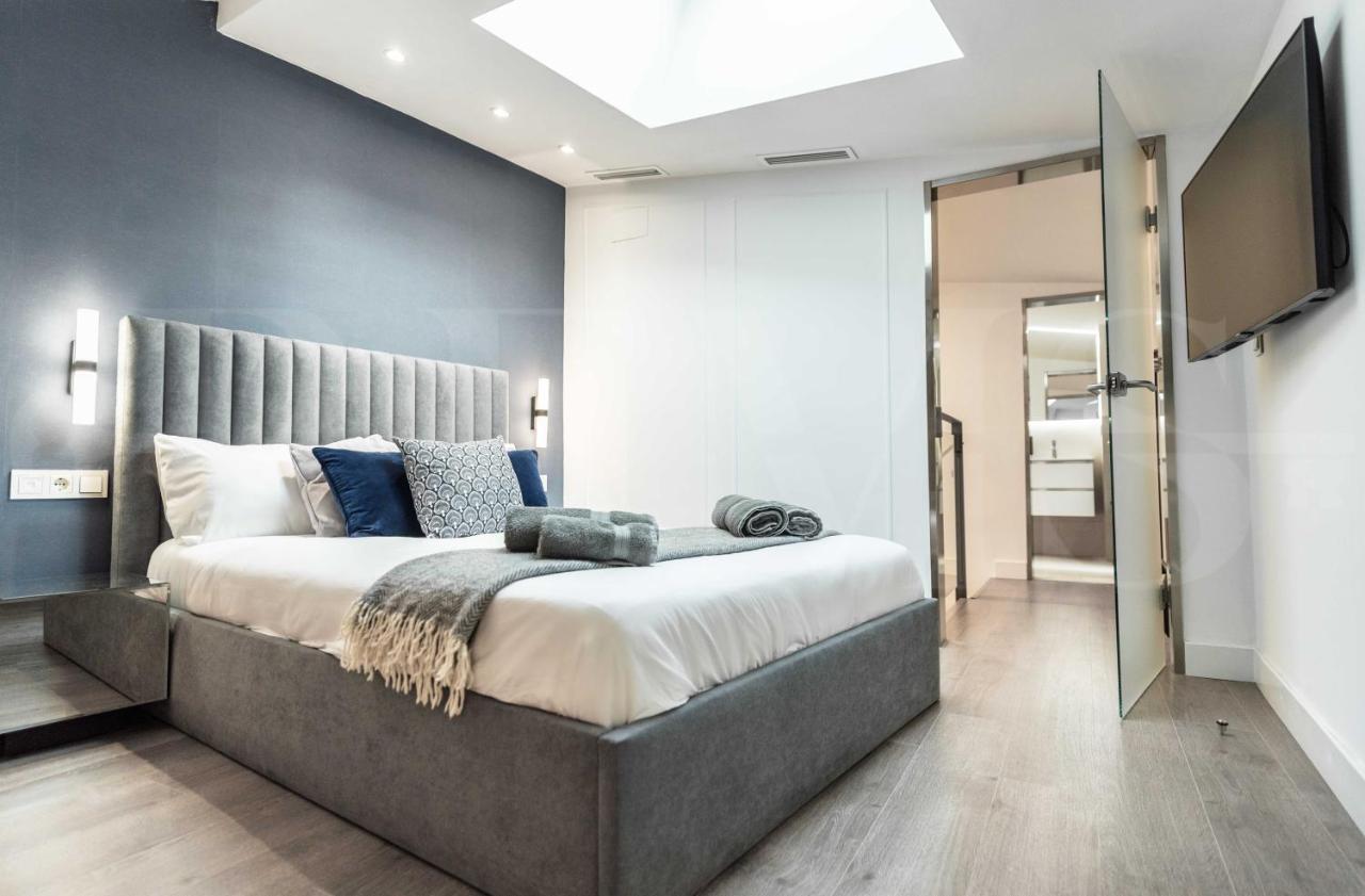 Apartamento Contemporary Luxe Duplex In The Heart Of By Rems