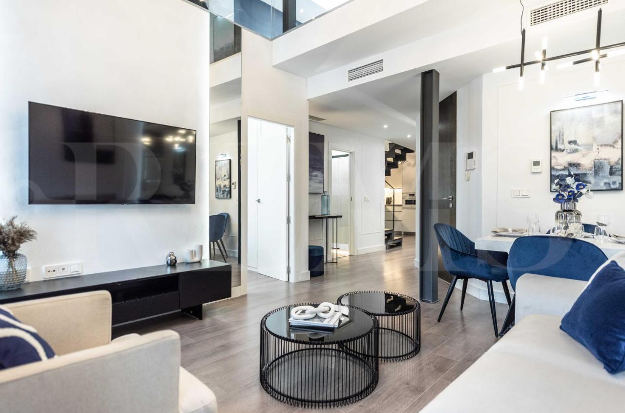 Apartamento Contemporary Luxe Duplex In The Heart Of By Rems *