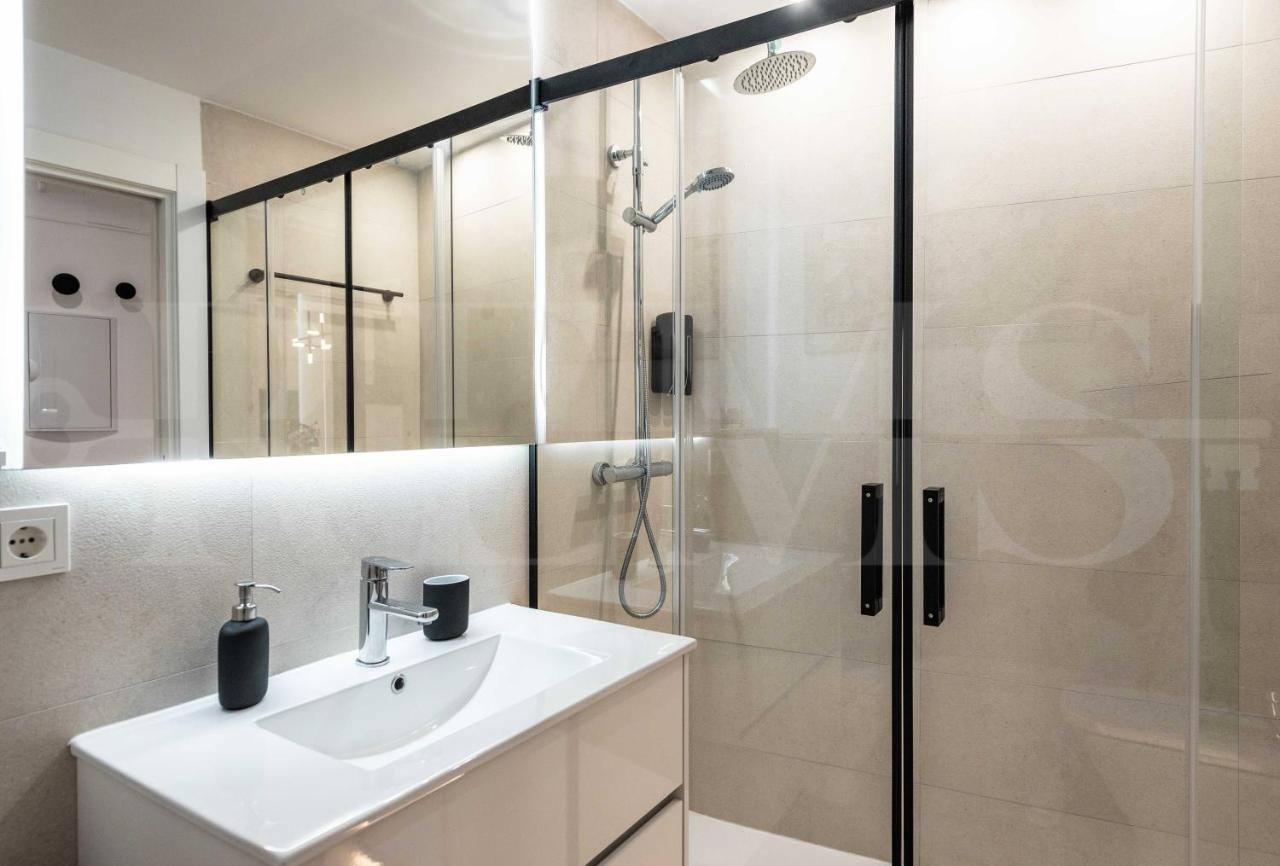 Apartamento Contemporary Luxe Duplex In The Heart Of By Rems