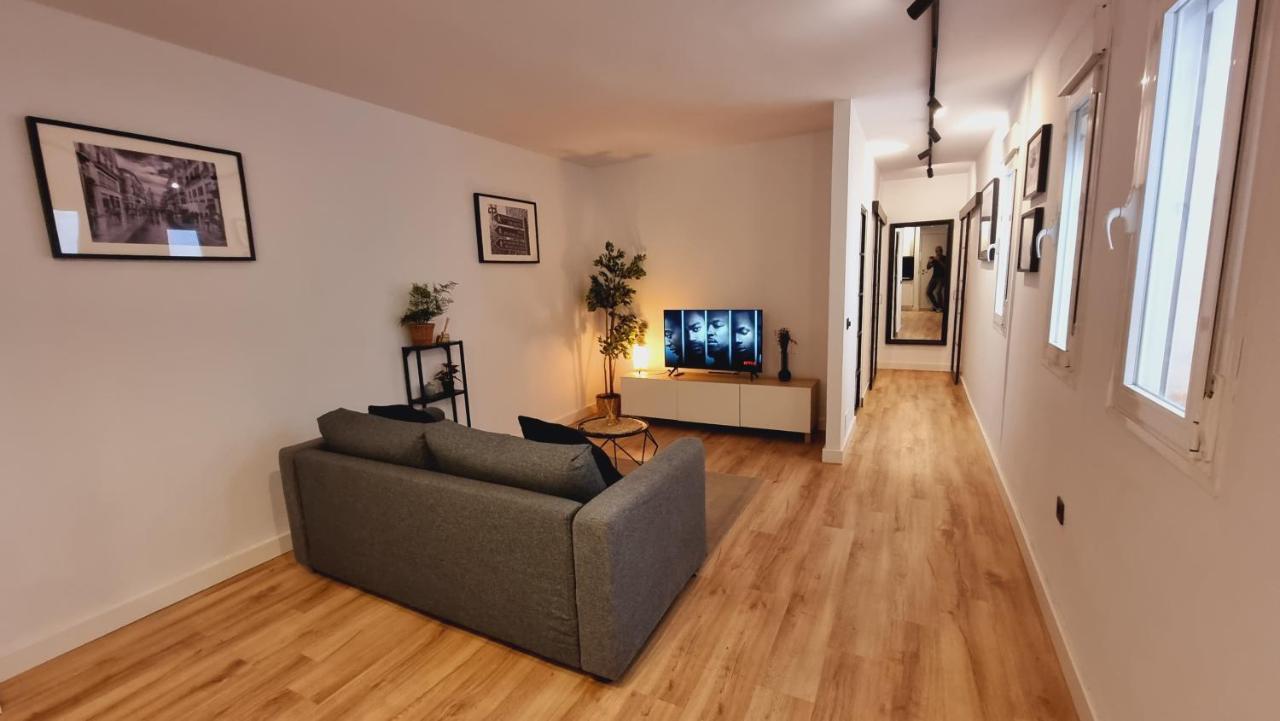 Lägenhet Modern Haven For Urban Explorers By Rems *