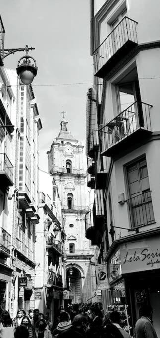 Gran Piso En Zona Comercial *