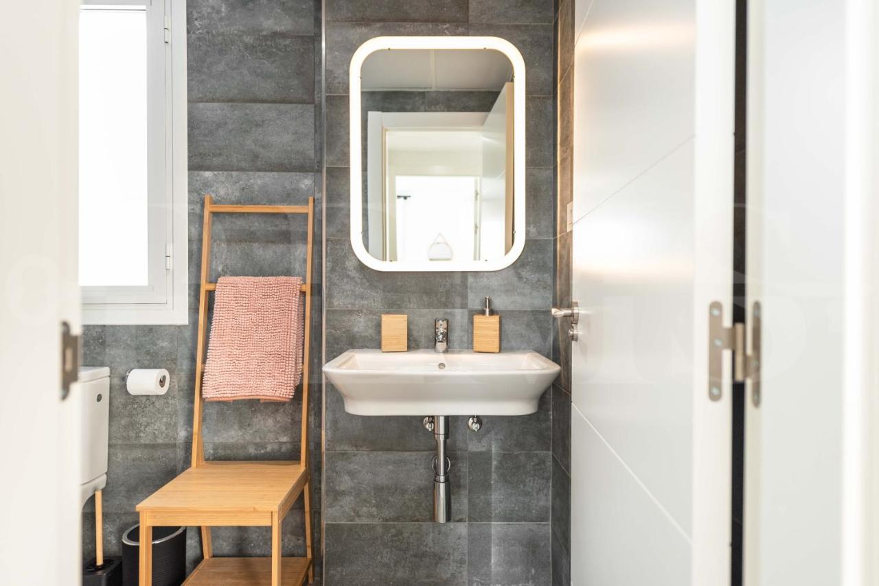 Stylish With Balcony & Parking Near The By Rems Appartement
