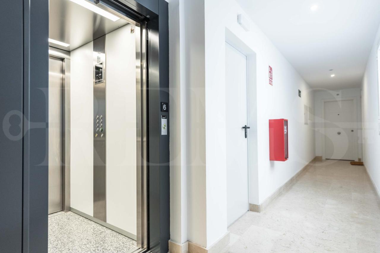 Appartement Stylish With Balcony & Parking Near The By Rems