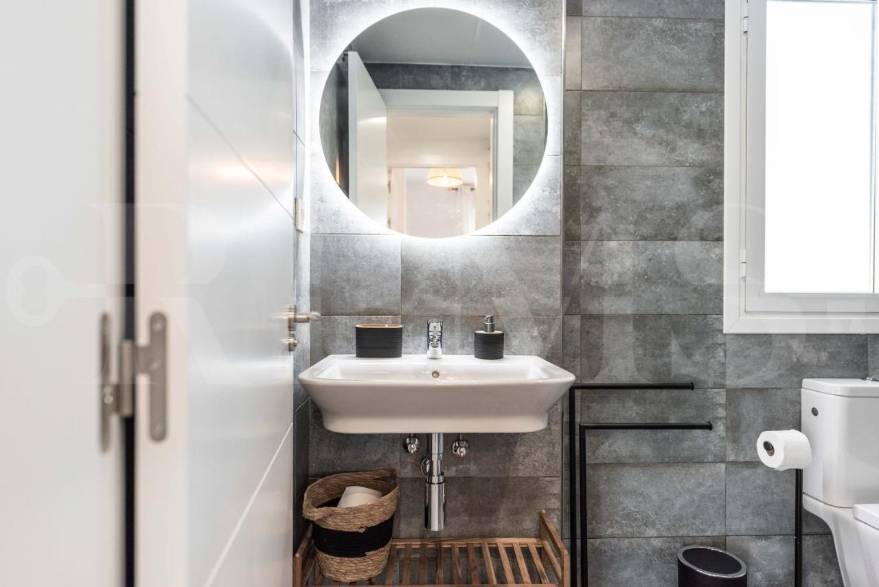 Stylish With Balcony & Parking Near The By Rems Appartement Málaga