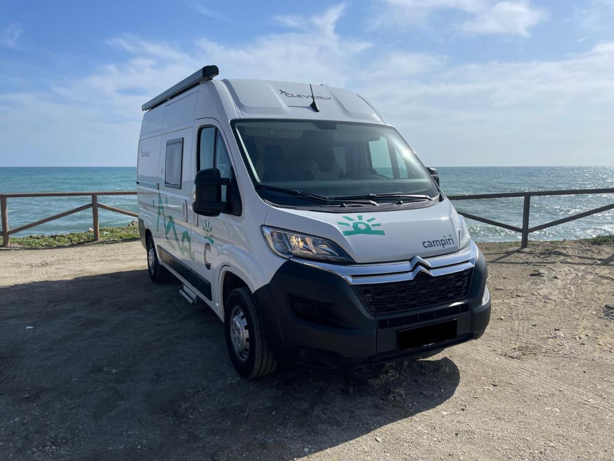 Campiri Base - Motorhome & Rvs Company Hotel en barco